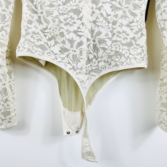 Aritzia Babaton lace mock neck bodysuit NWT - Picture 8 of 14